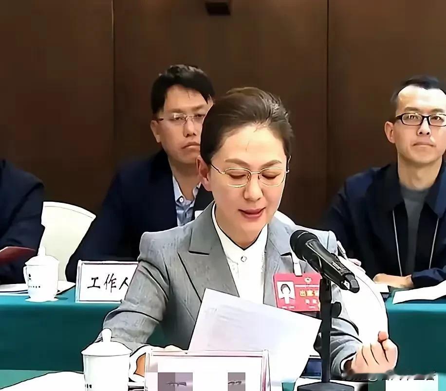 央视名嘴，海霞任河南大学学术副校长，这实至名归的任命太赞了！海霞作为央视的知名主