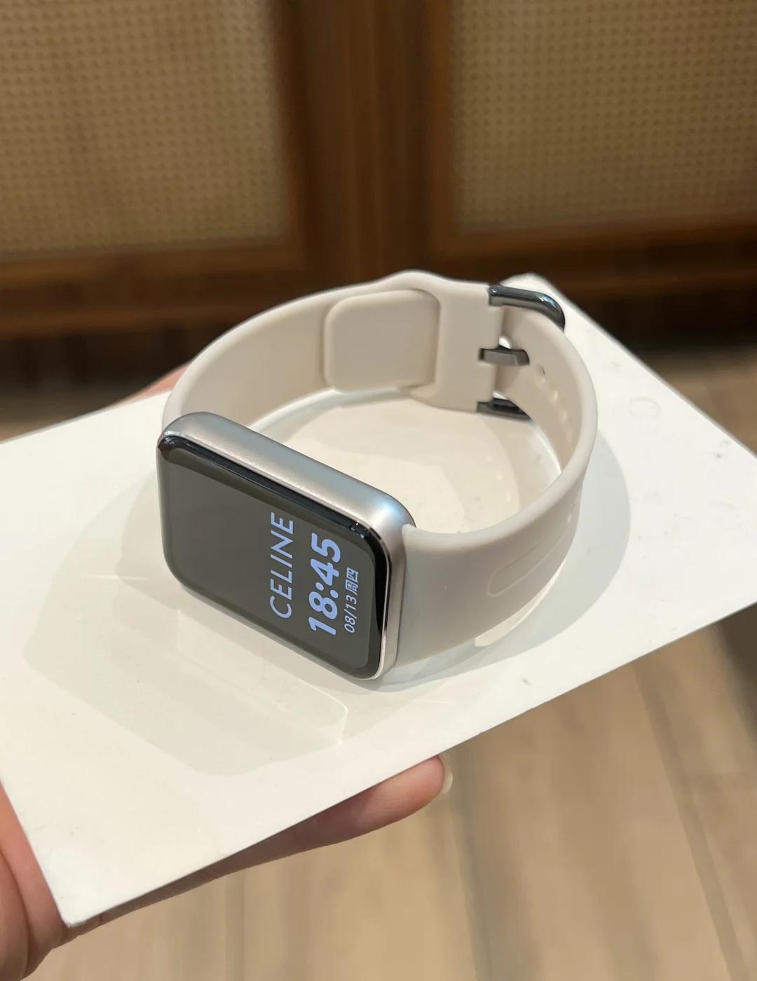 小米10pro～奶呼呼的白色🤍好温柔呀！
液态硅胶+小米10pro
温柔奶白色