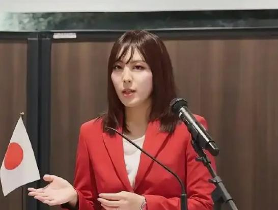日本女作家桥本琴绘，作为高市早苗的狂热支持者宣称：倘若中国向名古屋或博多投下一枚