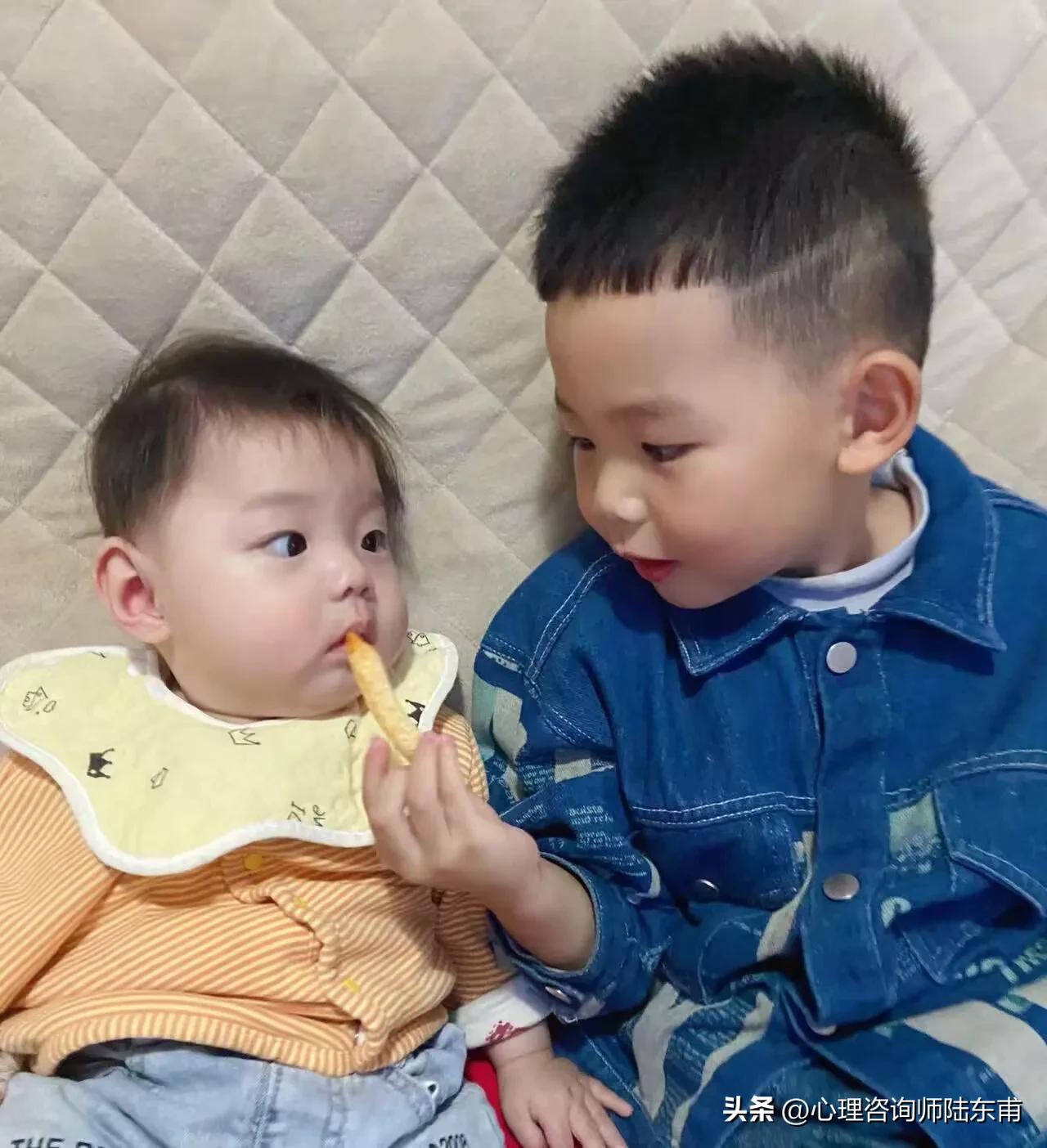 请不要吼你的孩子
如果你经常吼听孩子，那么他们的性格会变得极端，自卑，性格懦弱，