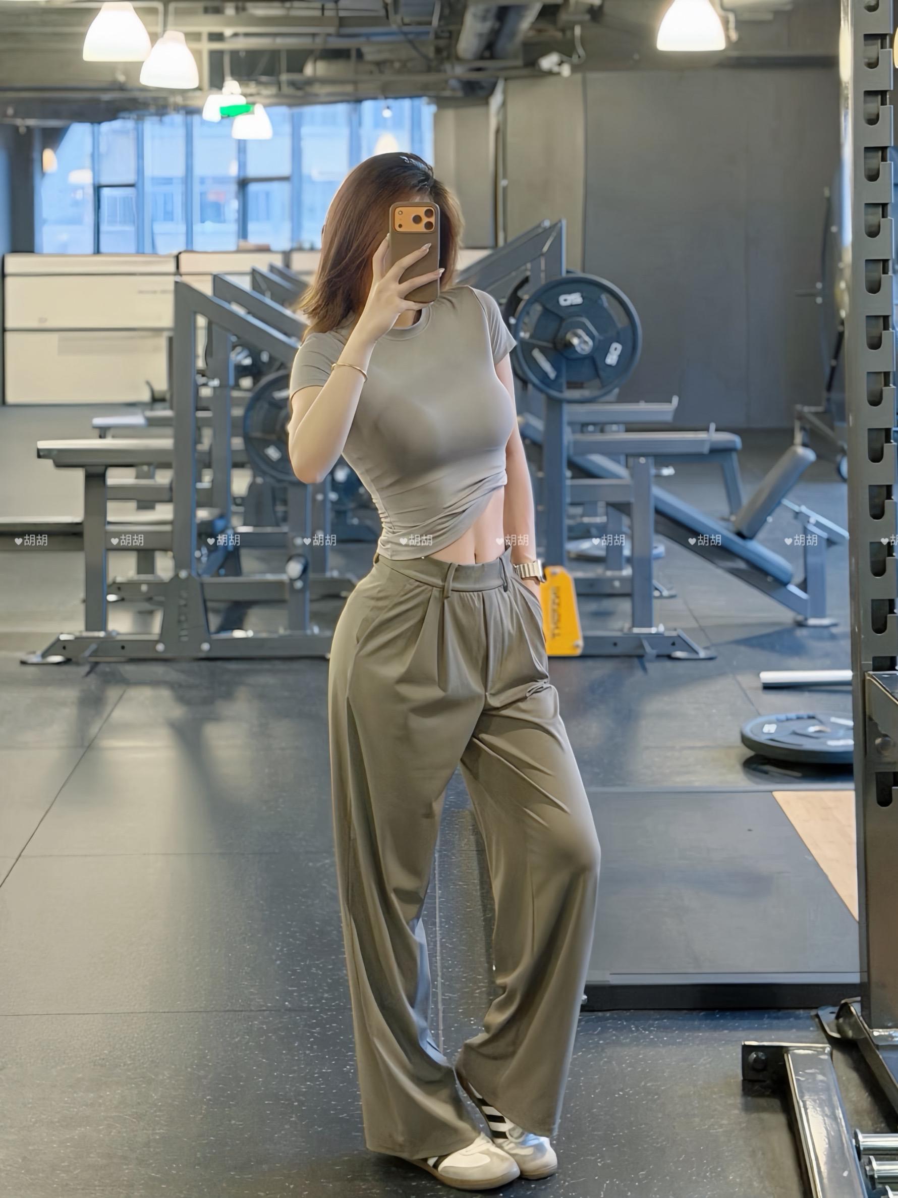 女孩 克服自己每一个想要依靠他人的瞬间。