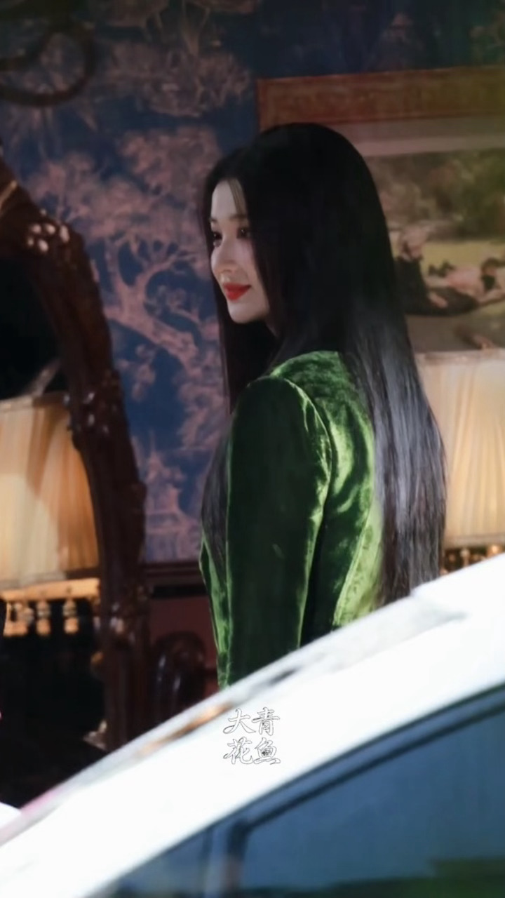 黑长直美成鬼了、、 