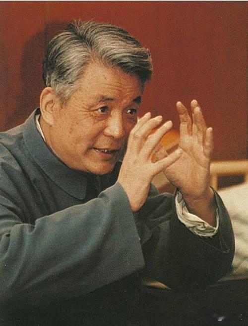 [兔子]1986年，被核辐射摧残到气若游丝的邓稼先，还想最后再看一眼天安门，观赏