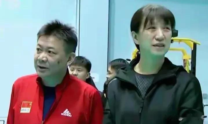 香港站，女排要上心了，顺利拿到奥运入场券是当务之急！
1. 请求，赖亚文要监督了