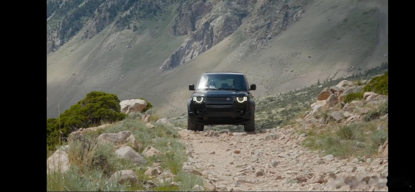 探索新境路虎卫士  看到路虎卫士在《探索新境2》里简直燃爆了！🔥 作为金国威的