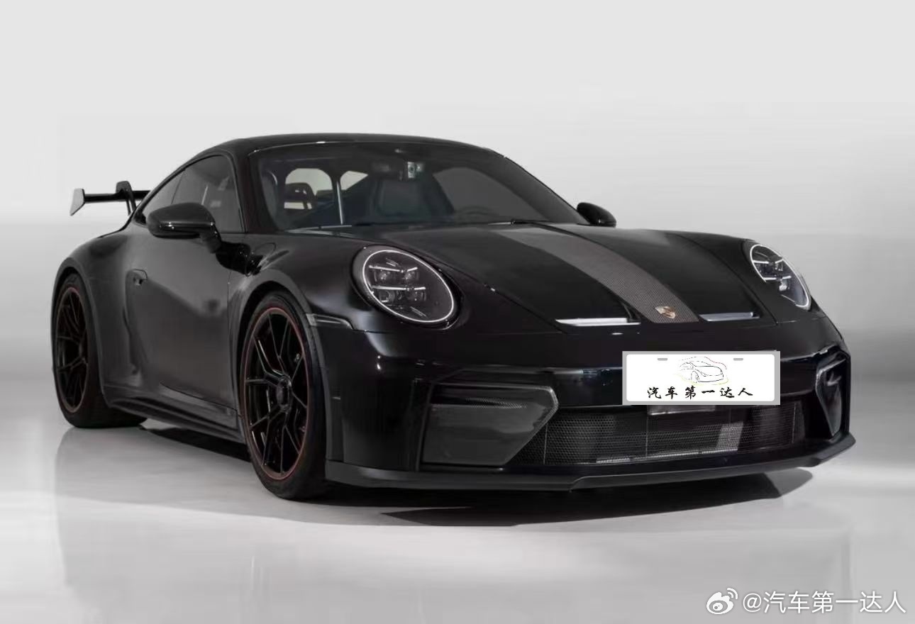 保时捷992.2 GT3 ，高定版配色，选配Weissach Package，带