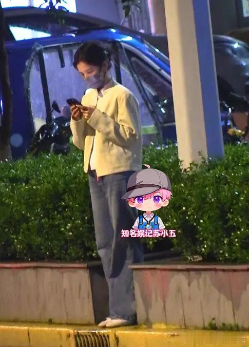 婧仪少吃点吧 大胃袋都吃出来了