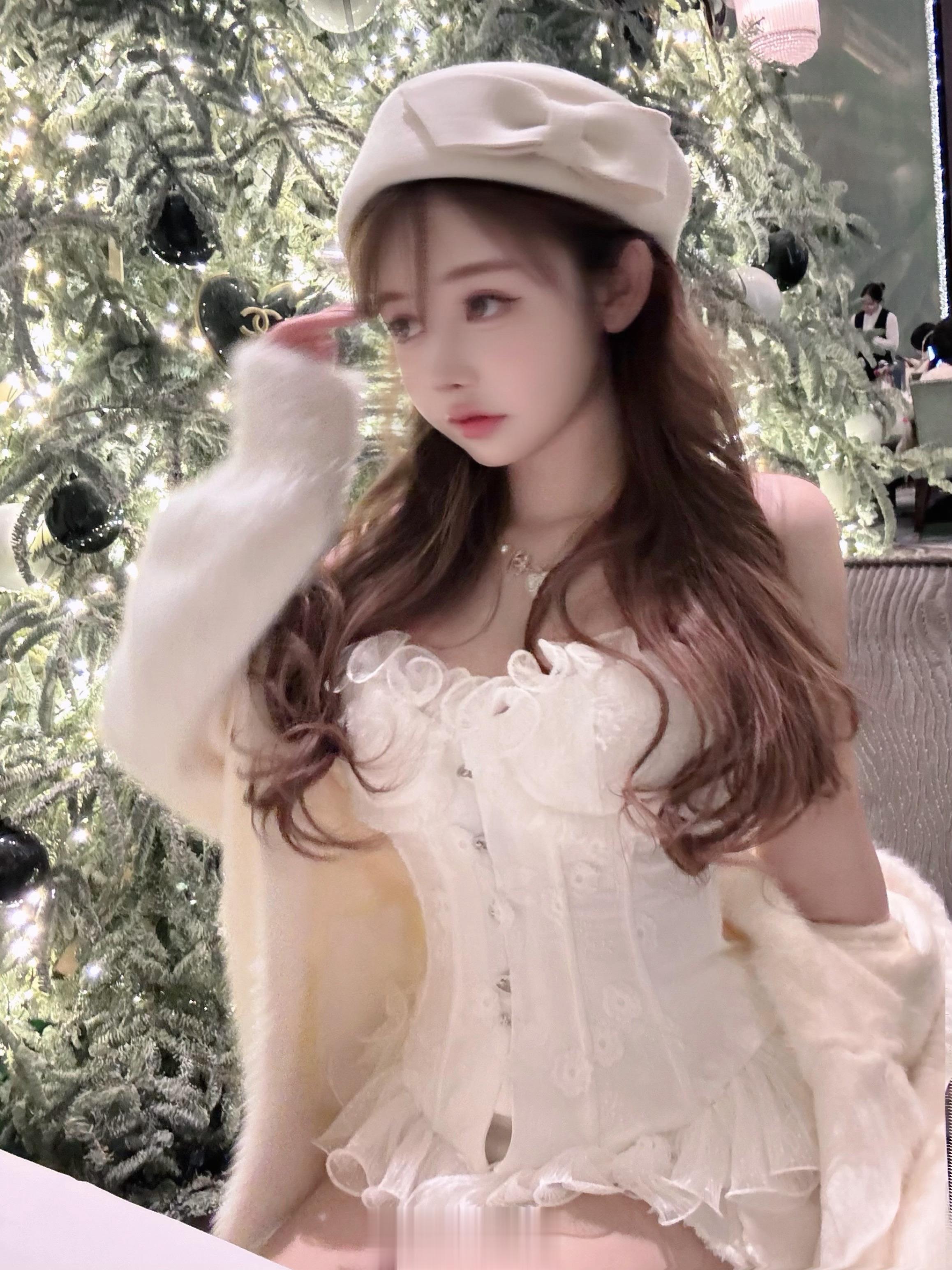 🎄🛷°☆.🦌.:*圣诞快樂  ♡(˃͈ દ ˂͈ ༶ )!!!香奈儿圣诞树