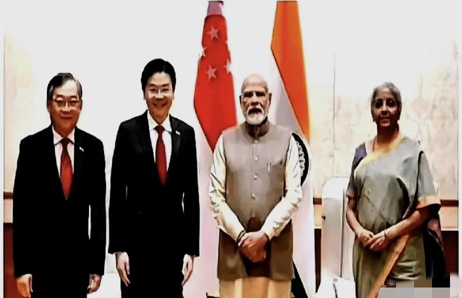 新加坡总理黄循财专程飞去新德里，和印度总理莫迪秘密会谈了整整四个小时，新加坡就宣