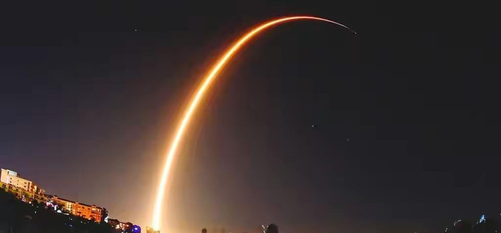 伊朗断网，马斯克紧急启动星链，结果帮了哈梅内伊大忙