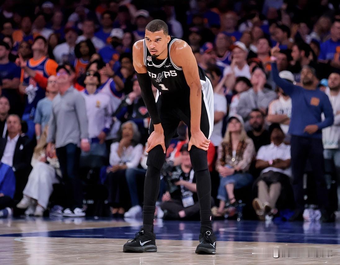 1-3绝境还嘴硬？文班亚马太固执！马刺翻盘希望基本归零？

2026年NBA总决
