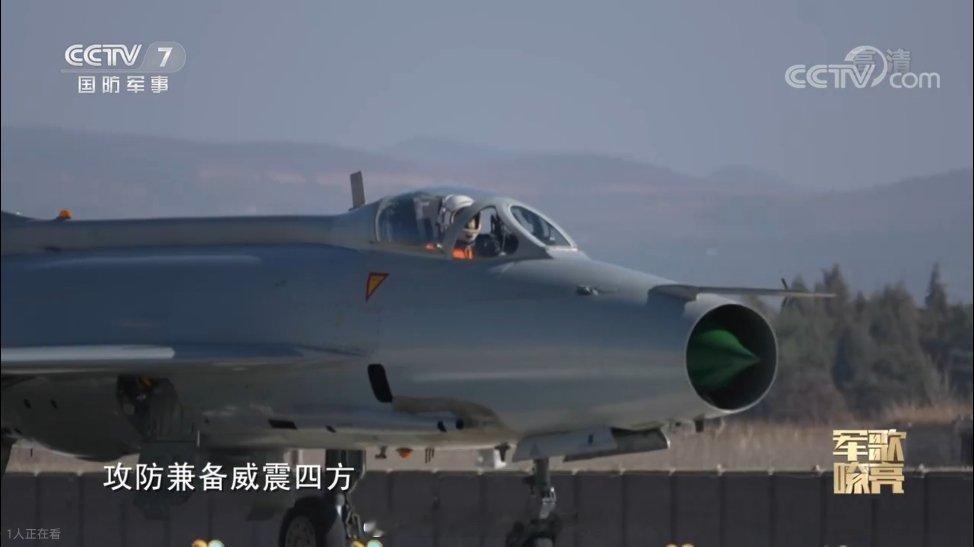 近年来越来越罕见的高空代偿服+密闭头盔 ​​​
