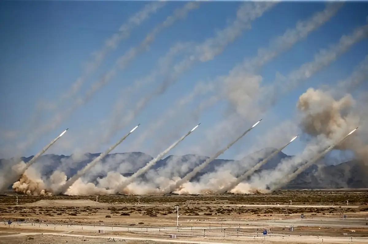 别以为美军不敢对咱们动武，是因为被解放军的导弹给吓住了。
 
去年美军在红海打了