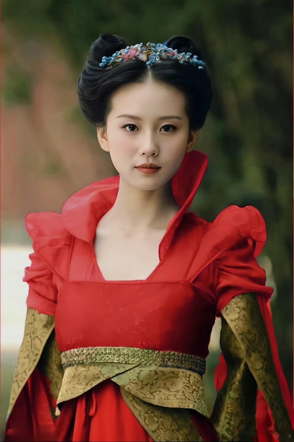 刘诗诗演的龙葵超级经典的一个角色，当年的人气top1龙葵17年后仙剑3重播收视还