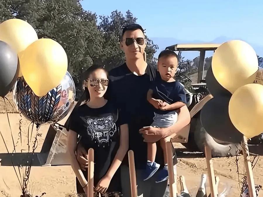 谣言彻底澄清！易建联潜心深耕青训低调奉献
 
此前网络上流传着易建联婚姻生变、妻