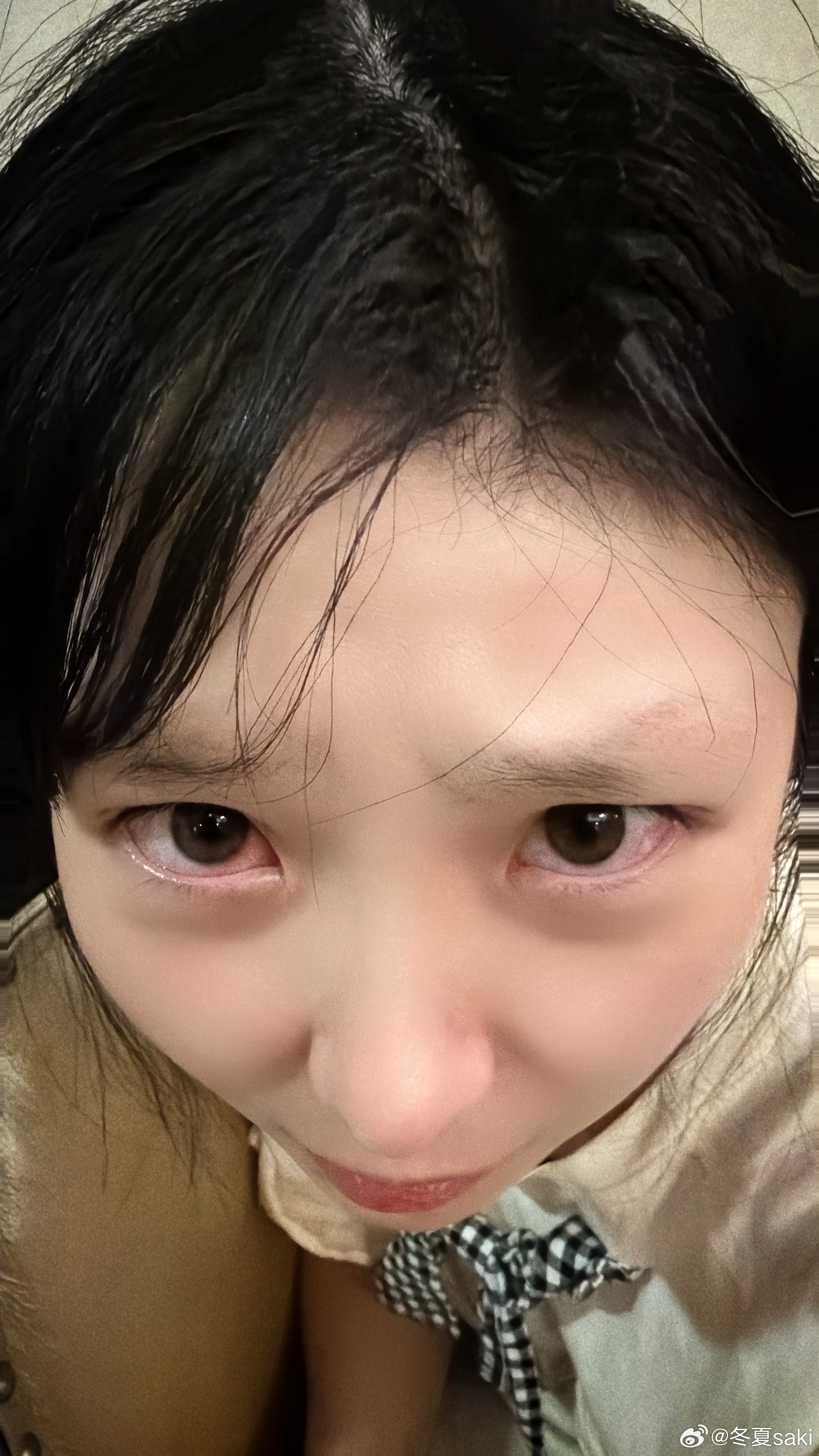 冬夏saki安柒Annie 我的可怜宝宝带美瞳连续拍了几天大夜戏眼睛发炎了  这