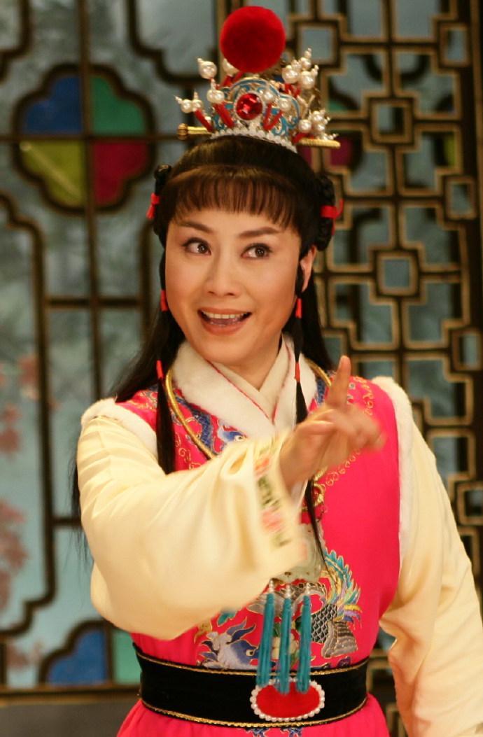 郑国凤，1966年9月22日出生于浙江诸暨暨阳街道，越剧演员，越剧徐派小生，国家