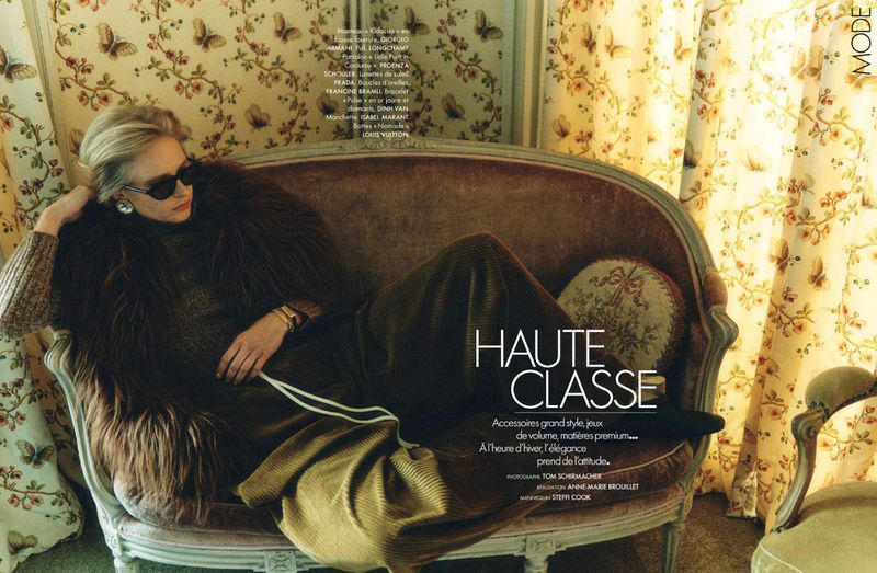 模特Steffi Cook出镜法版《ELLE》2025年12月刊，“Haute 