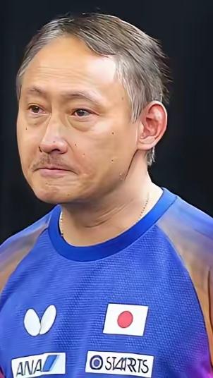 张本宇，原名张宇，原籍四川，前四川省乒乓球队队员，曾斩获全运会男双铜牌。1998