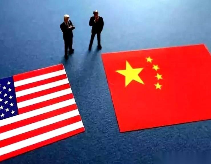 刚才熬夜刷了一圈新闻，突然看懂了一个让人倒吸一口凉气的真相。
现在的美国，居然在