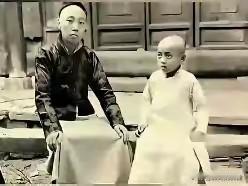 1904年珍贵父子老照片！6岁周恩来眼神藏志向，年少已埋下救国初心
 
一张留存