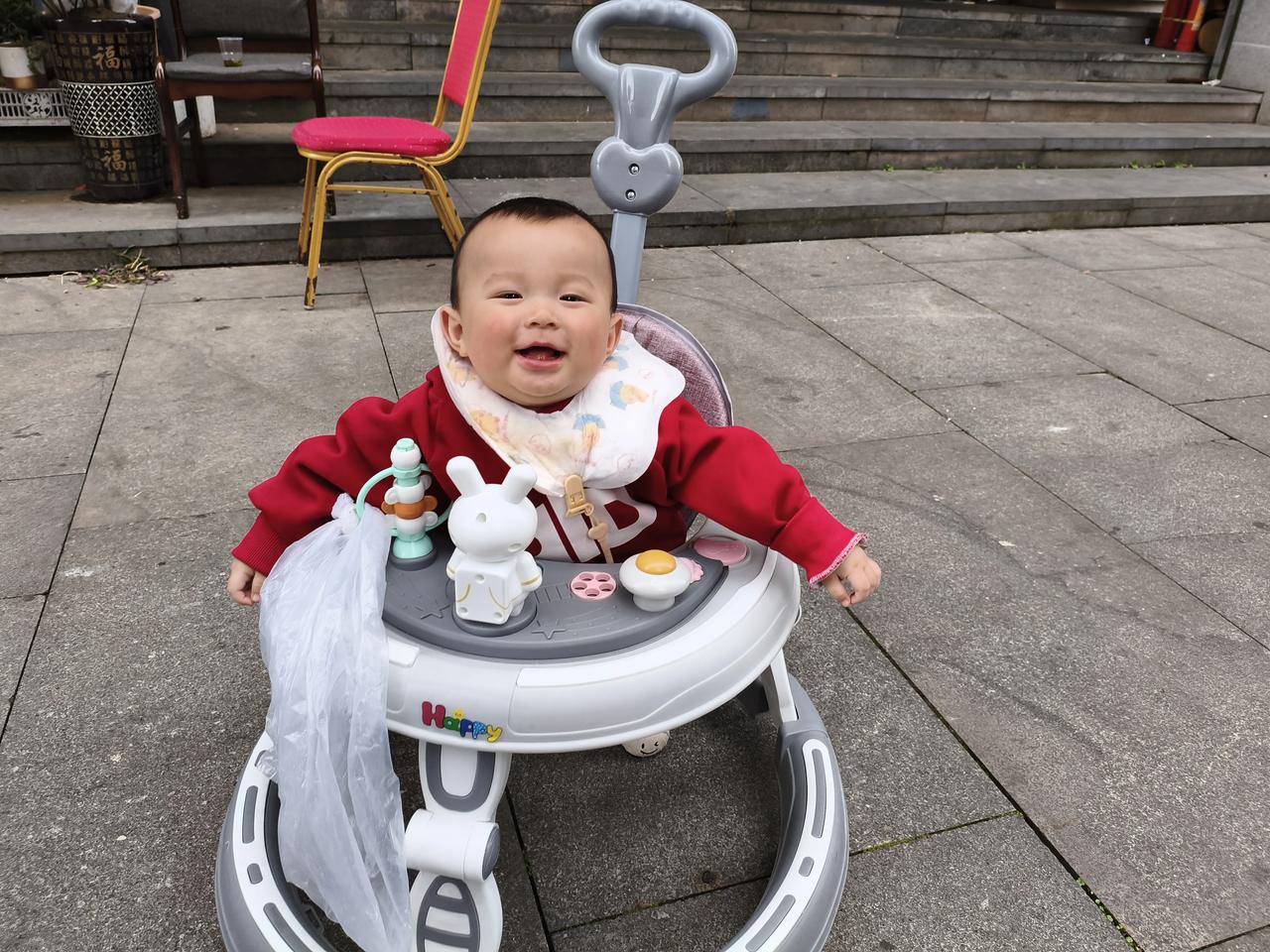 十年后中国经济将超越美国
       十年后中国经济能否超越美国，这是个热门话