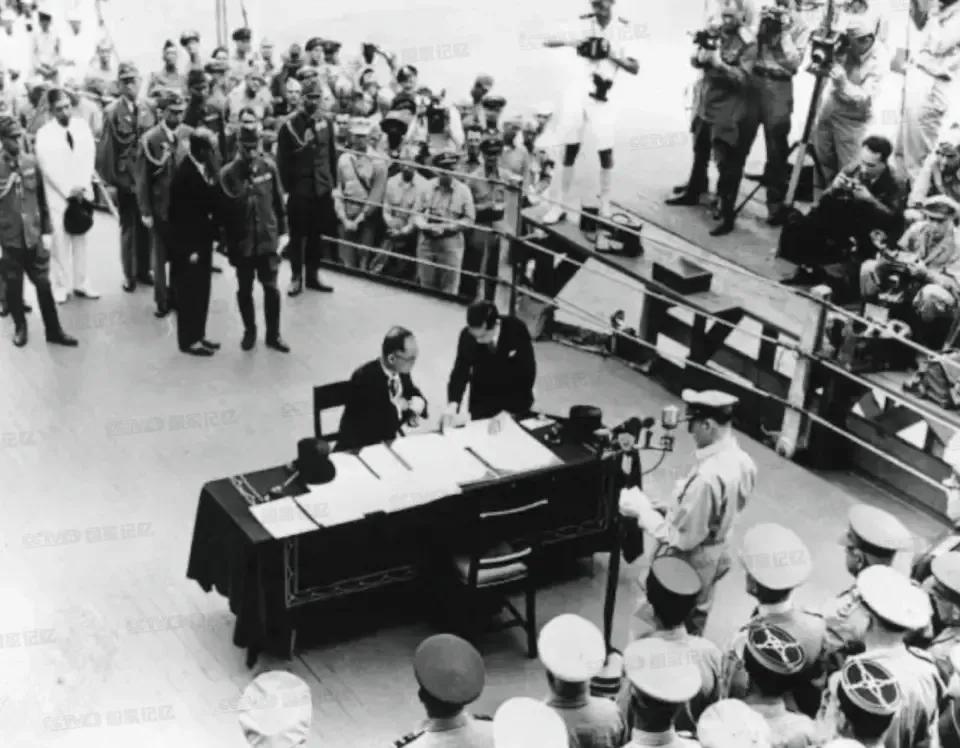 78年前的今天，1945年9月2日，在美军“密苏里号”军舰上，日本代表正式在投降