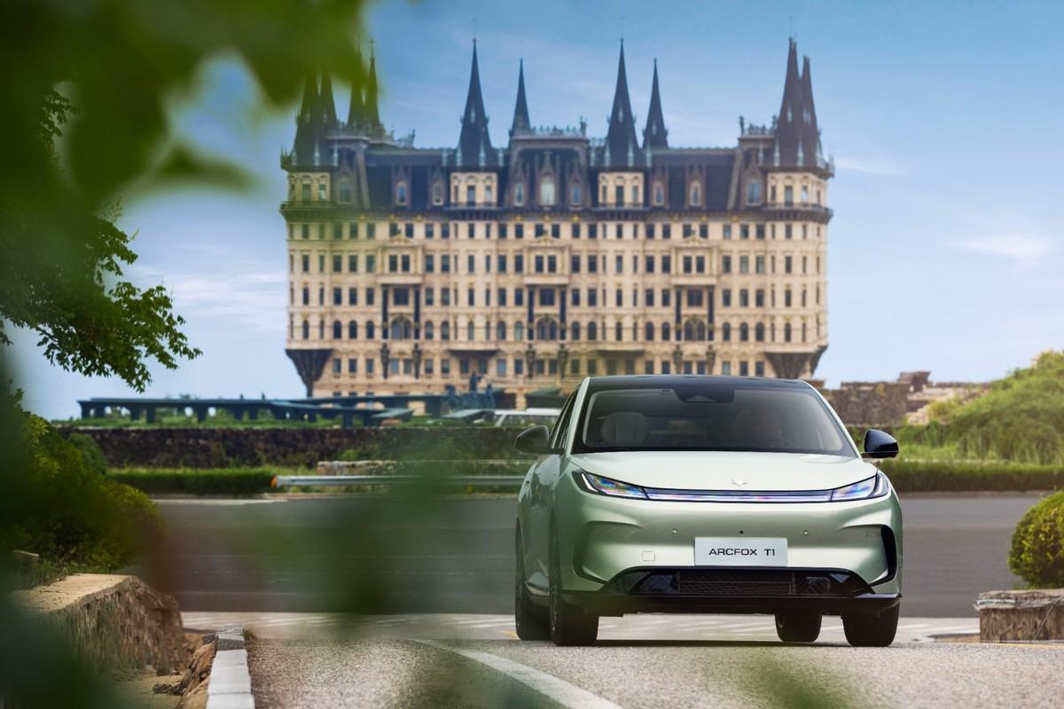 豪车级座舱秘籍：冬天开极狐T1竟如此温暖？
想拥有百万豪车同款仪式感？一坐进极狐