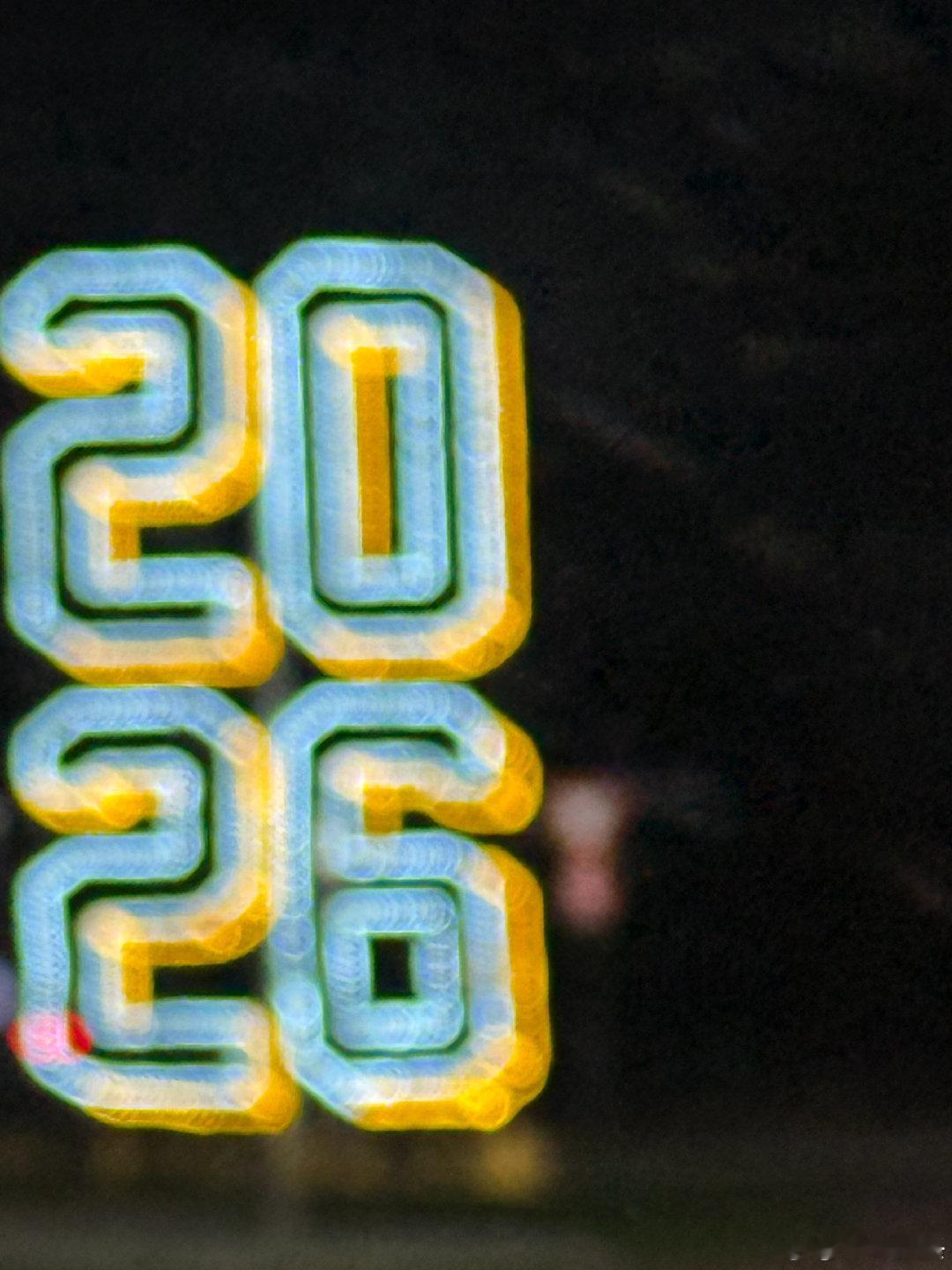 中国足球 各位元旦快乐！俺这还有几个小时才跨年  cr：马德兴 