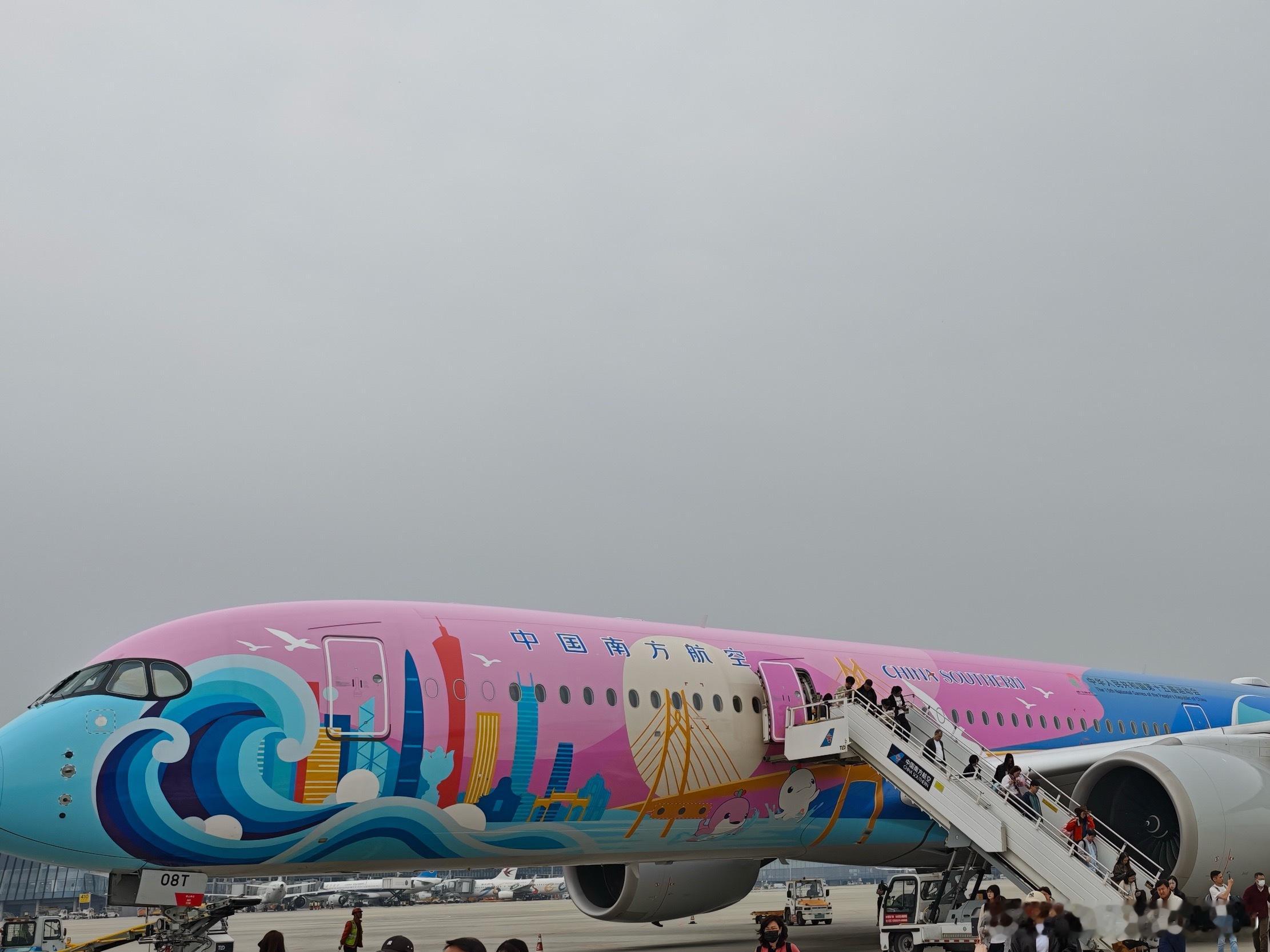 老早看到科普各种飞机的舒适度图2，抗博提到空客A350是目前最舒适的客机刚好最近