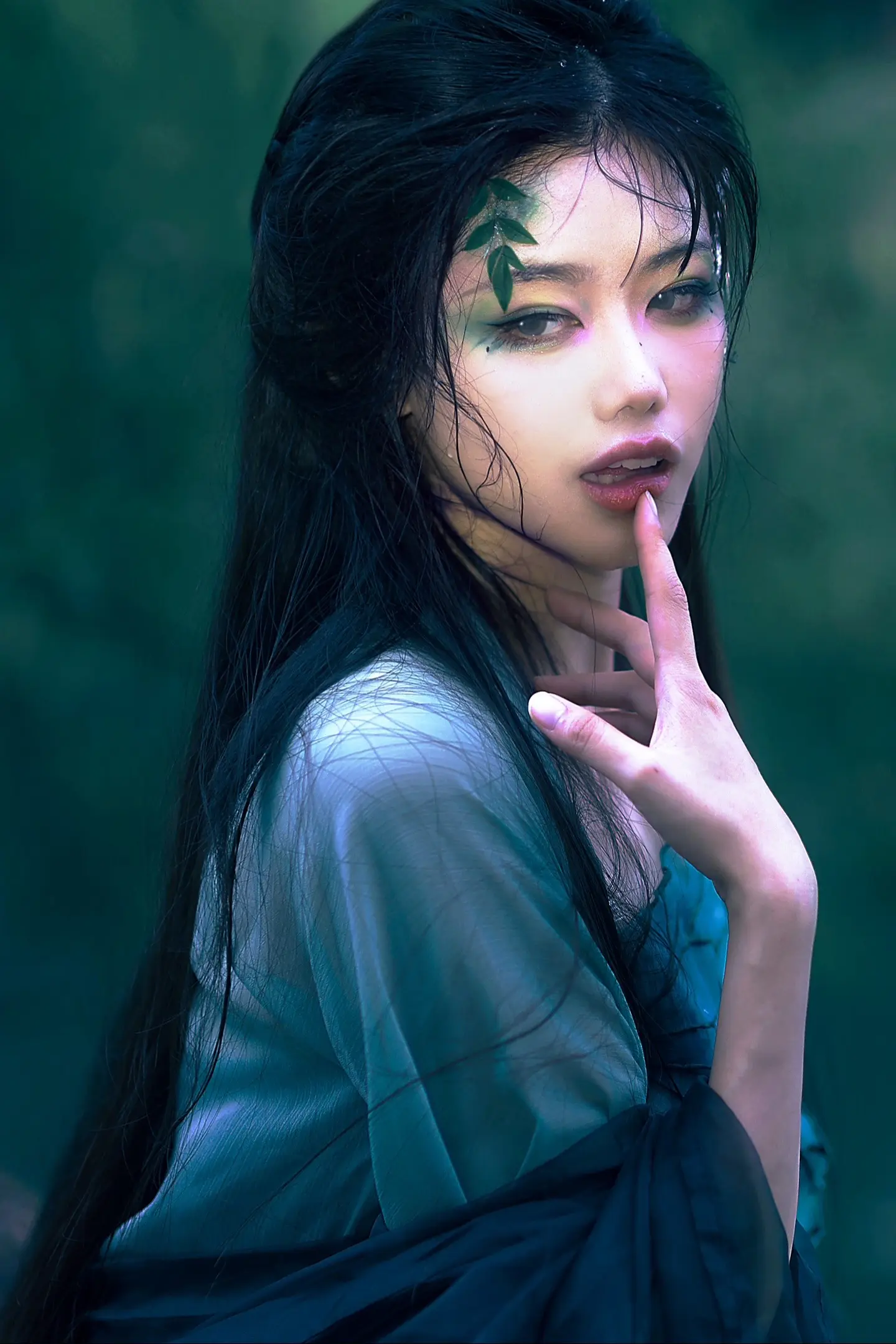 “水 鬼”