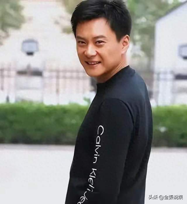 娶央视名嘴被骂吃软饭，22年磨一剑，王斑的逆袭太解气