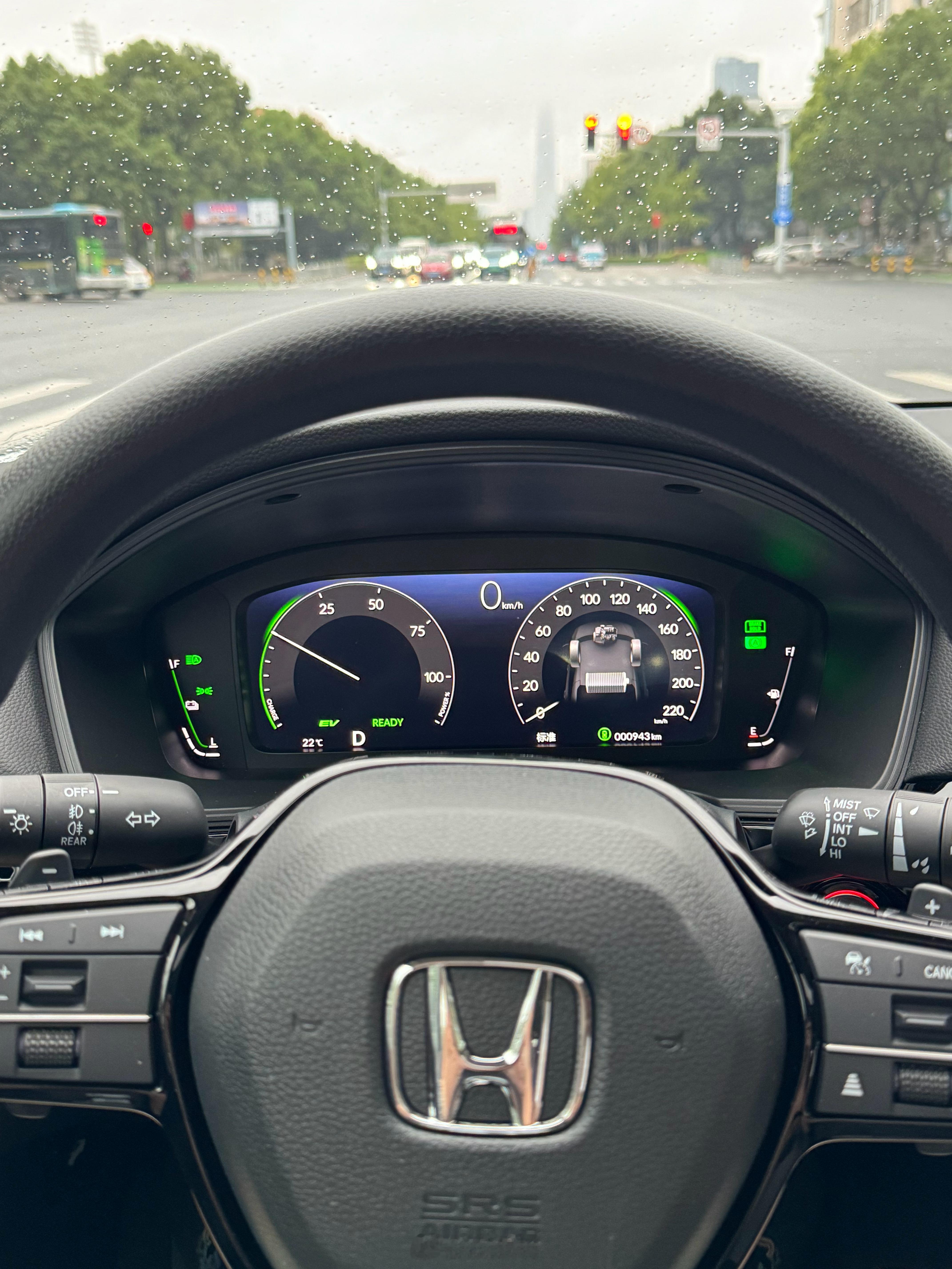 以前全家出行，市区就BRZ挤挤。现在肯定思域混了。BRZ 3周没开了！把老爸老妈