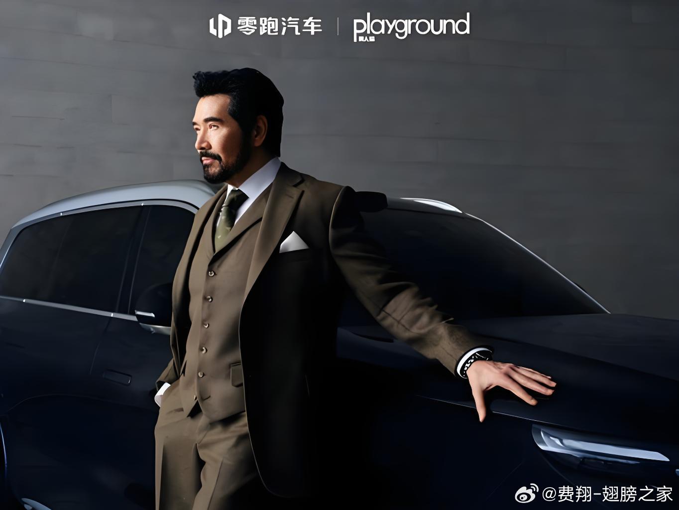 费翔 2025年10月号《男人装》杂志封面是费翔，而且还发了很多张超帅的大片！ 
