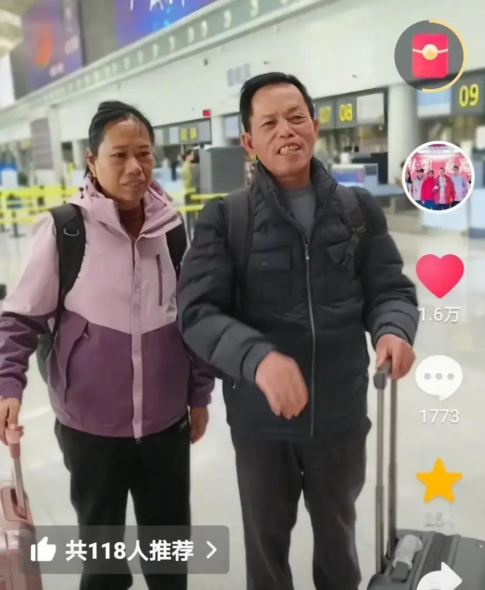 老爸要上直播了。
没化妆，也没背稿。
就是那张憨笑，和一口家常话。
品牌把家里那