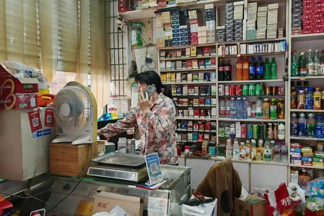 【杭城现实版解忧杂货店已经开了21年 一声阿丽，喊了21年！杭城这间小店藏着最动