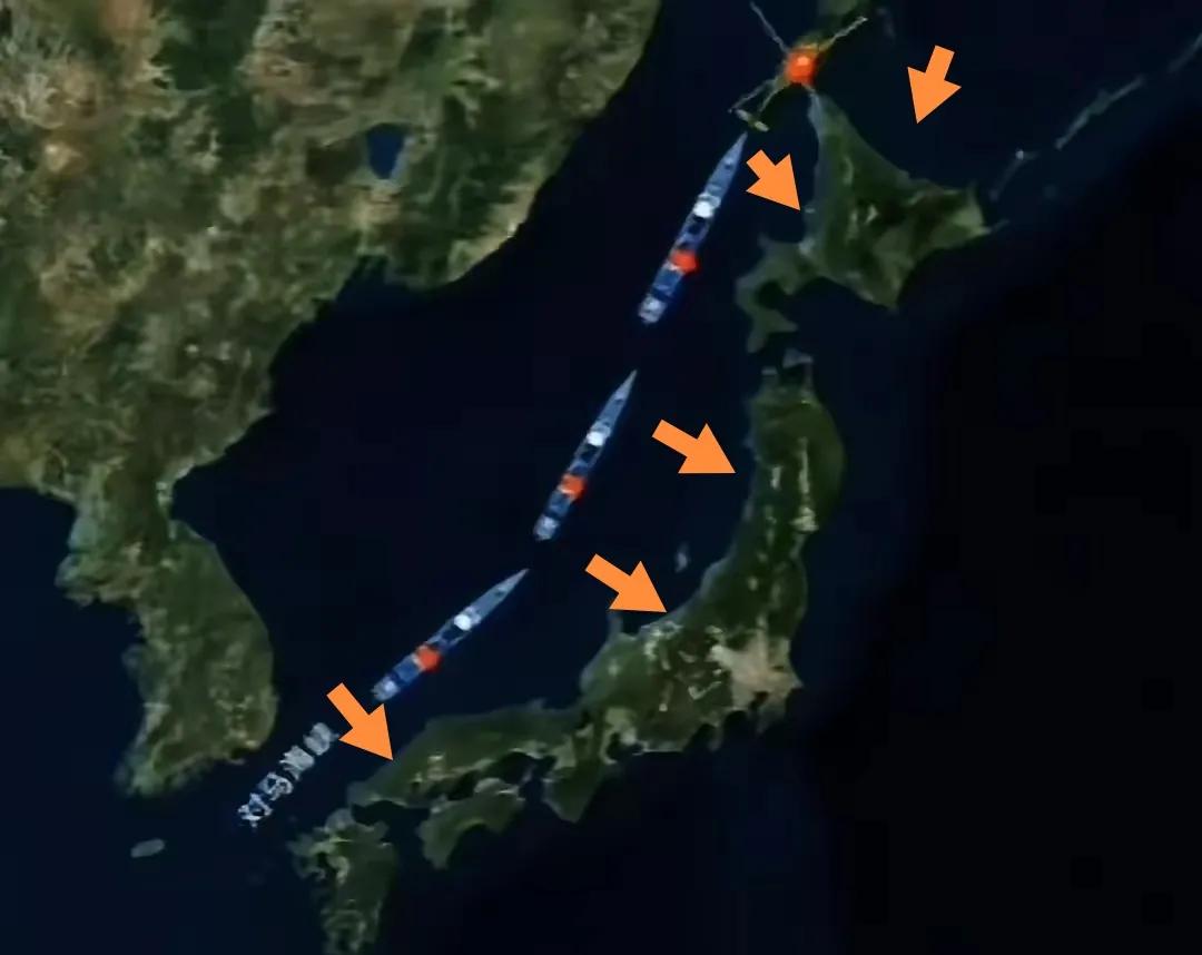 对马海峡琉球群岛我船队一字排开浩浩荡荡通过。