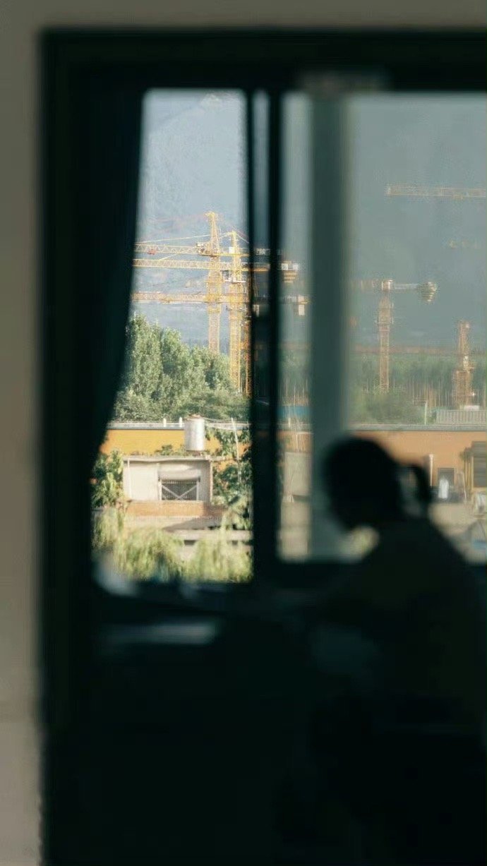 拒绝别人这件事只有零次和无数次。当你真心诚意的告诉别人“不好意思，不可以”，迈开