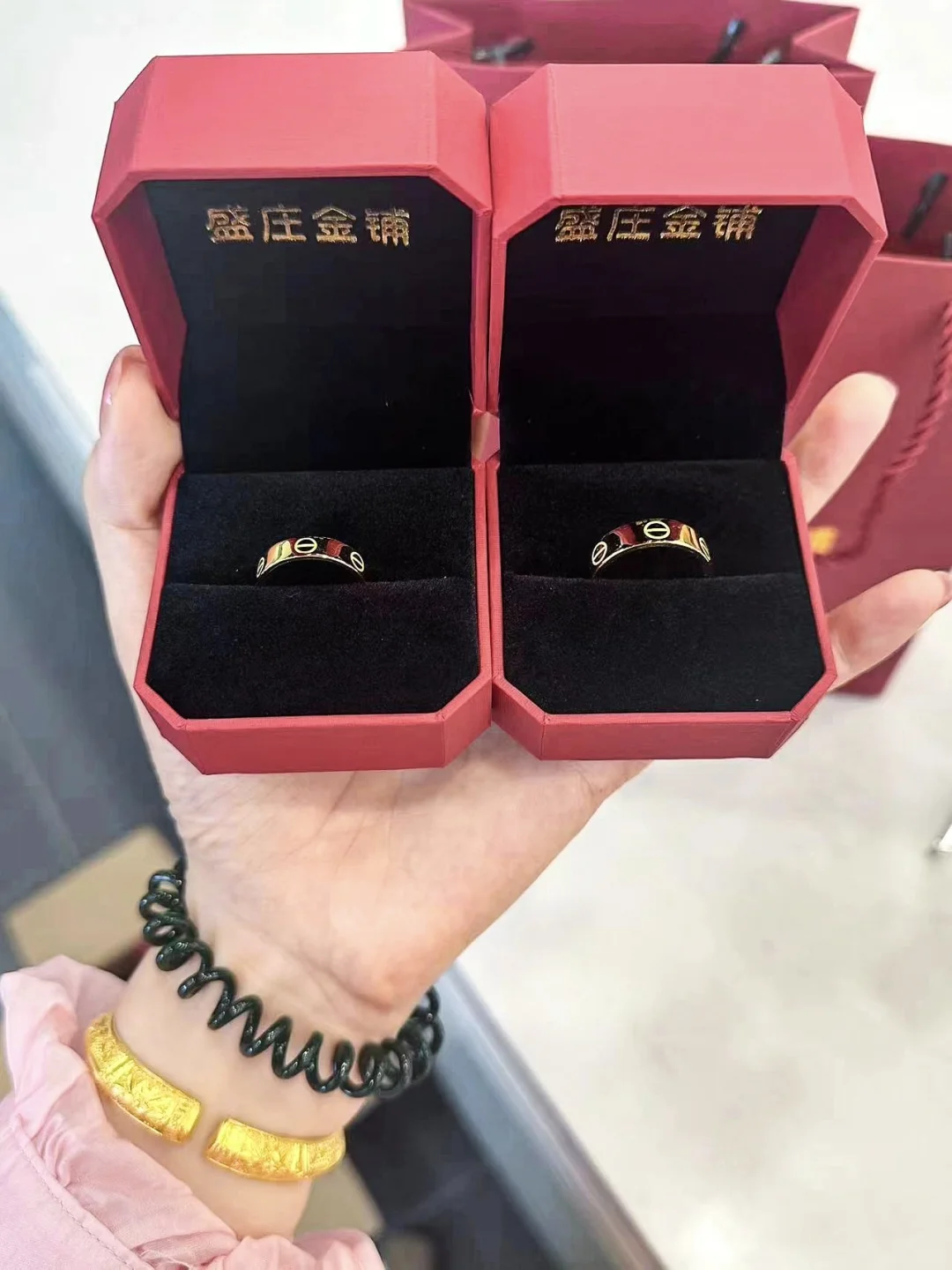 东莞打金戒指完美下车！