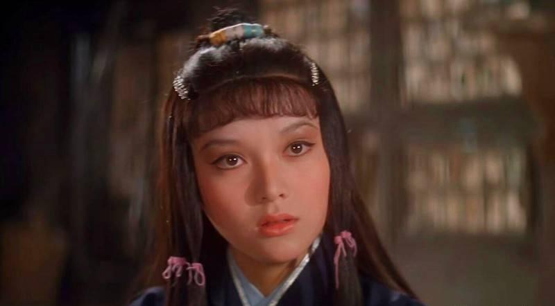 郭佑华，艺名妞妞，1959年生，母亲是香港小姐司马音，香港邵氏女演员。六岁以童星