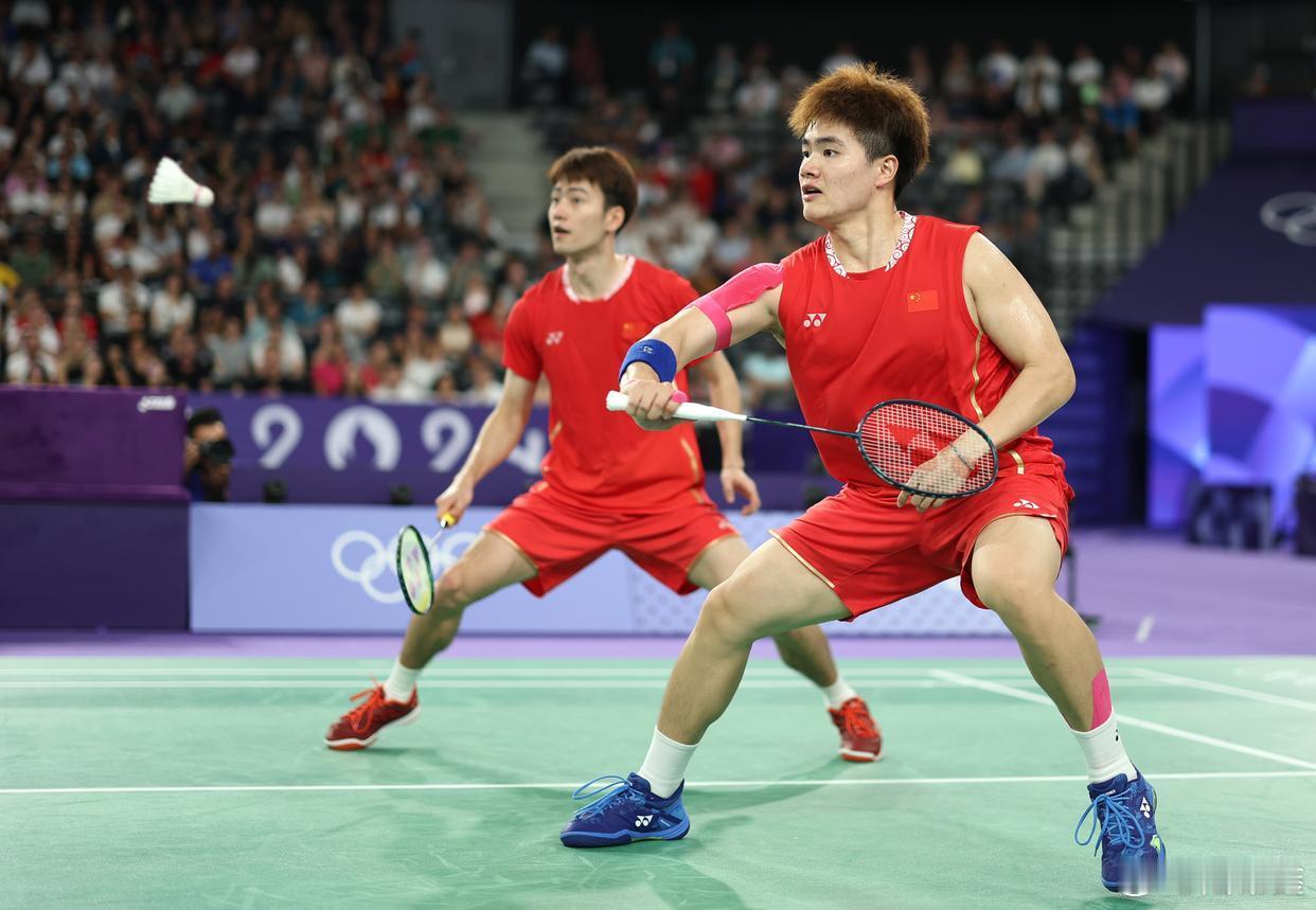 #王昶梁伟铿决赛# 对阵台湾省队李洋/王齐麟，可能赛场绿蛙太多，鼓噪闹腾，不直播