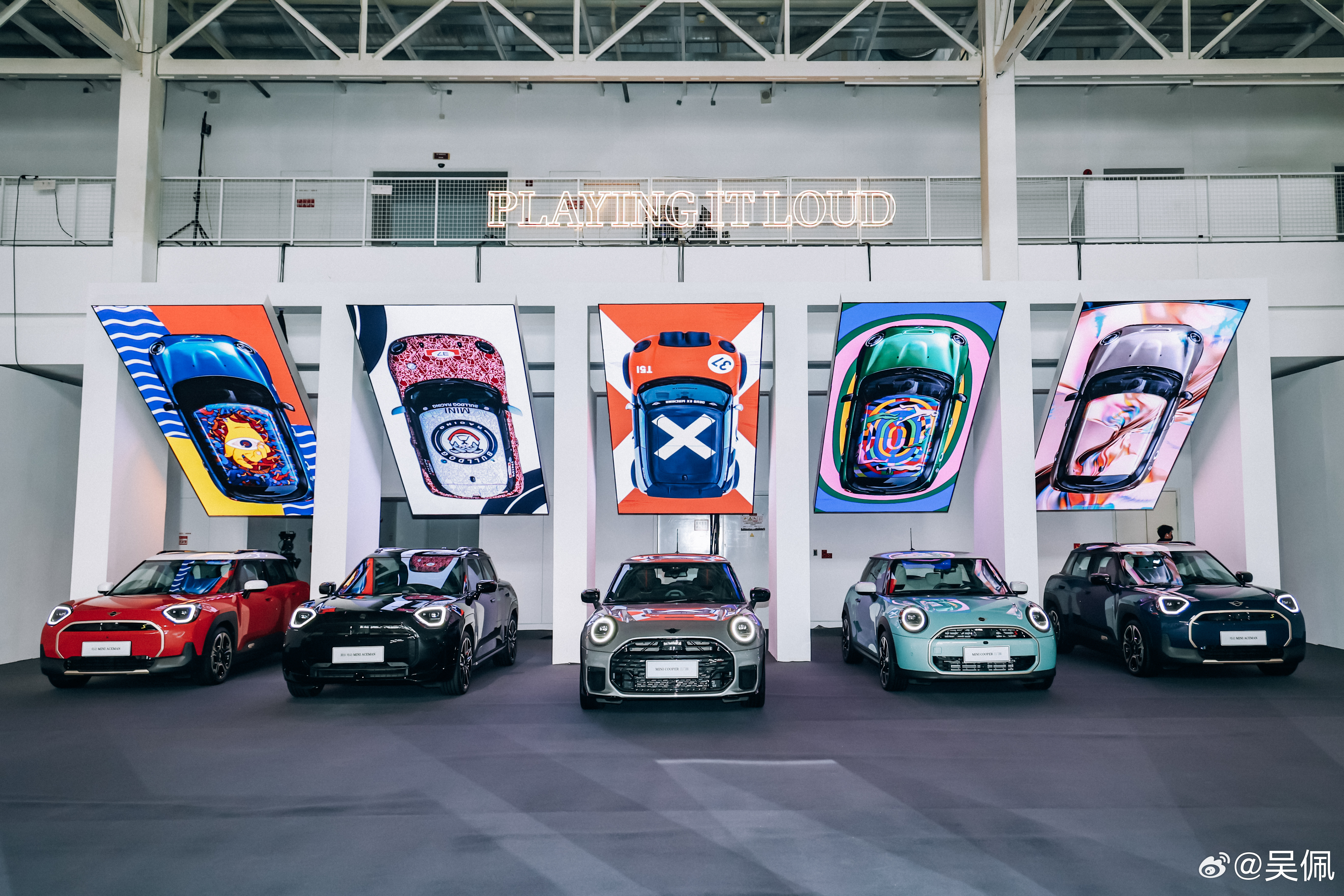 都来MINI活动了，图片肯定怎么个性怎么来。问问，光说设计，你喜欢以前油MINI