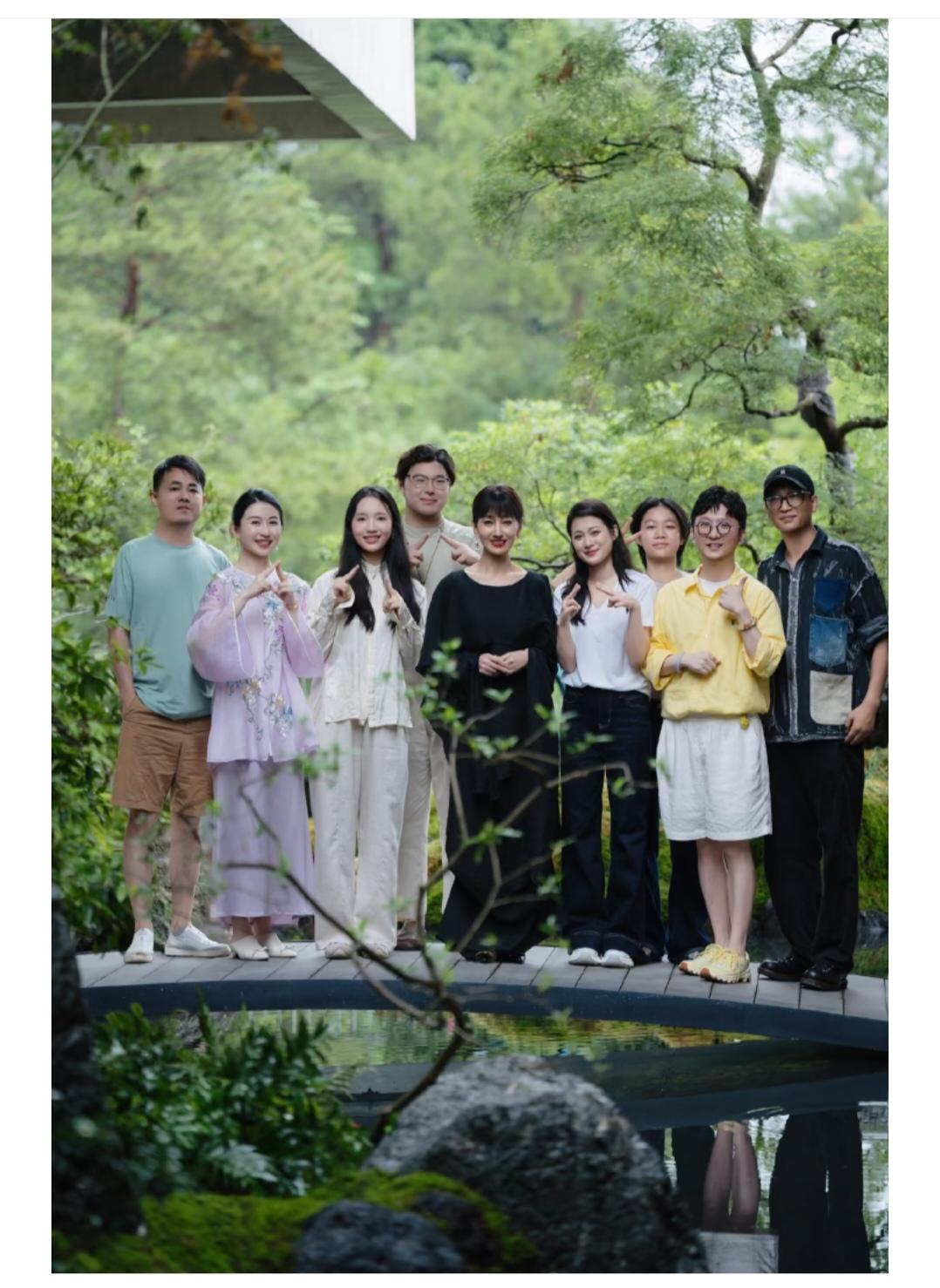 赵雅芝好漂亮，一点都不输这些年轻人。