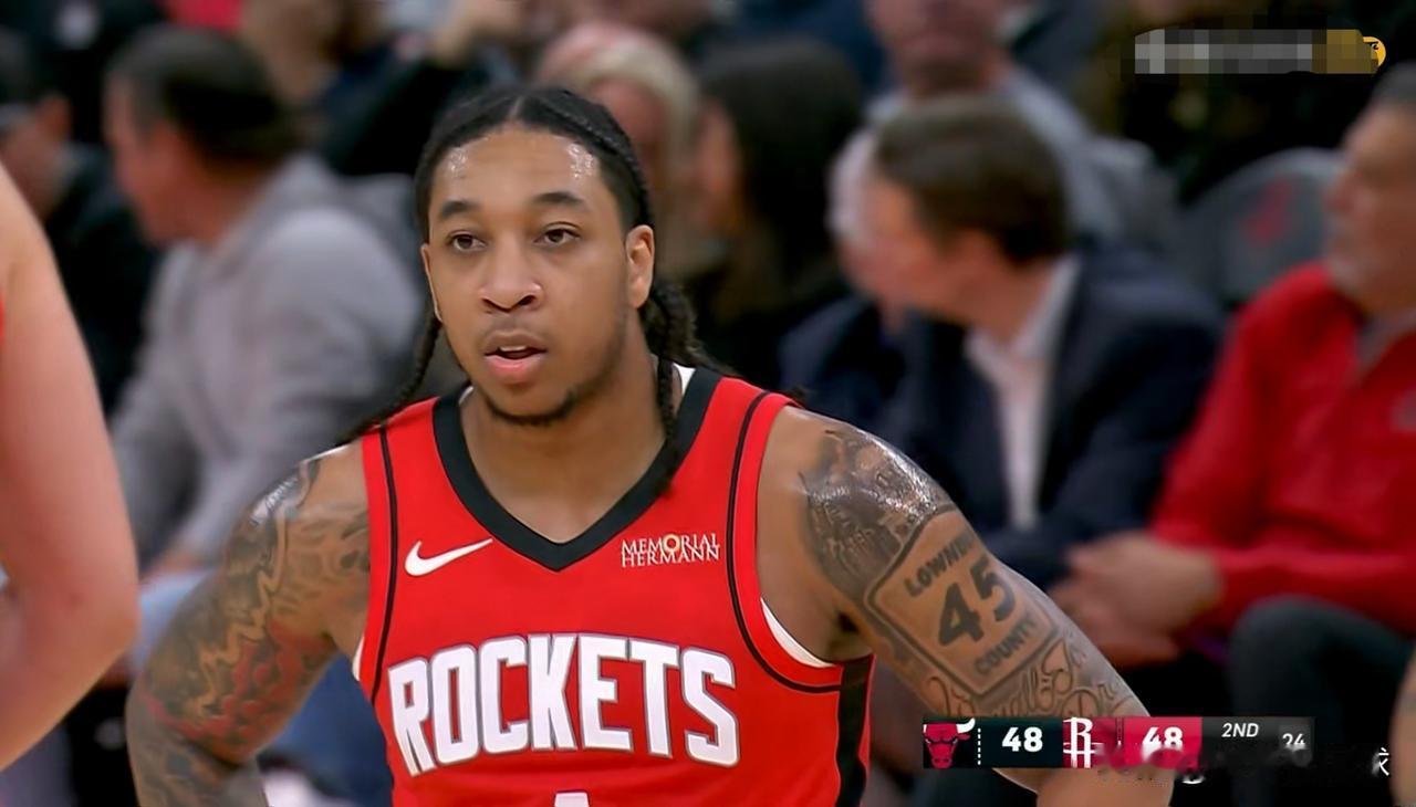 我强烈建议火箭主帅乌度卡重用戴维森！在今天火箭主场迎战公牛的上半场比赛中，重新获