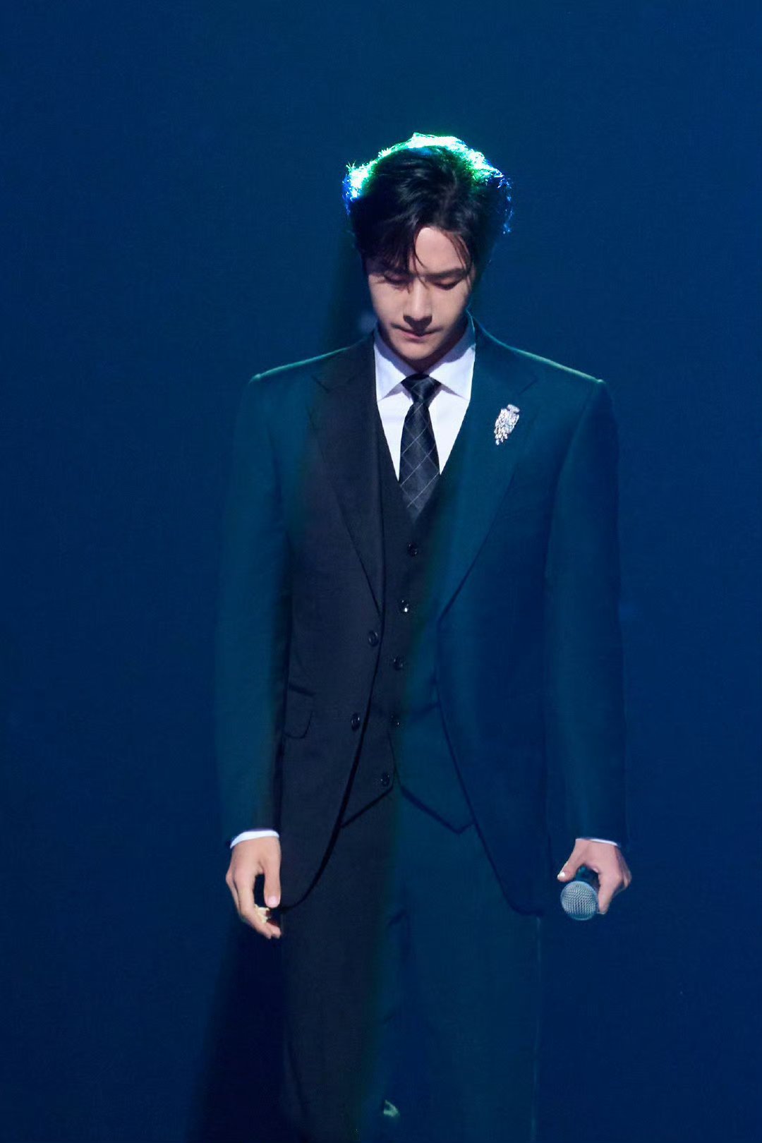 王一博唱的无名王一博的歌声让经典再现，重温感动，品位永恒！ 