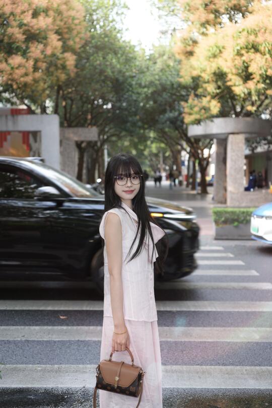 我呢 永远明媚