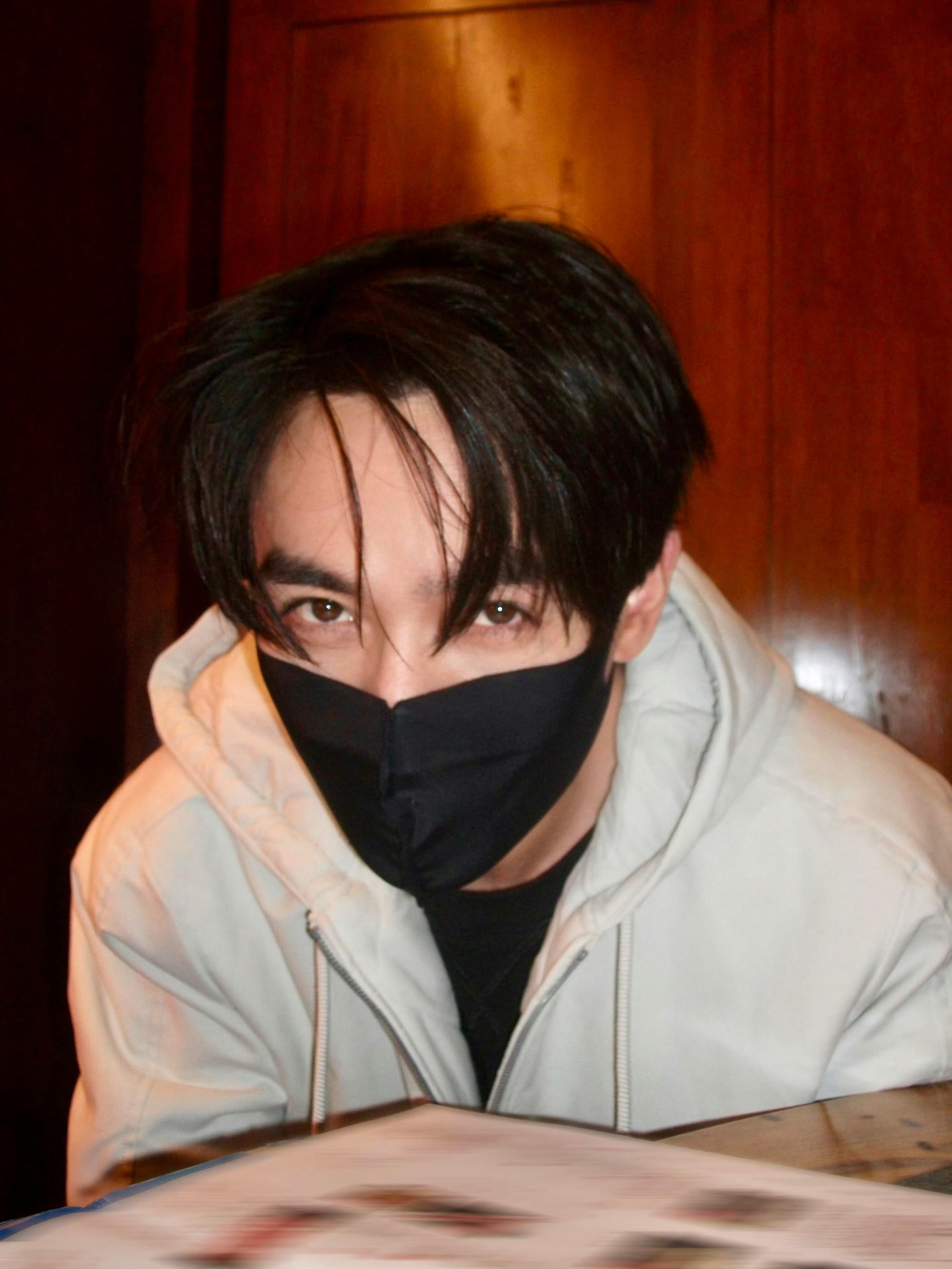 嗑颜bot 投稿  刷到这个朱一龙被帅一大跳 