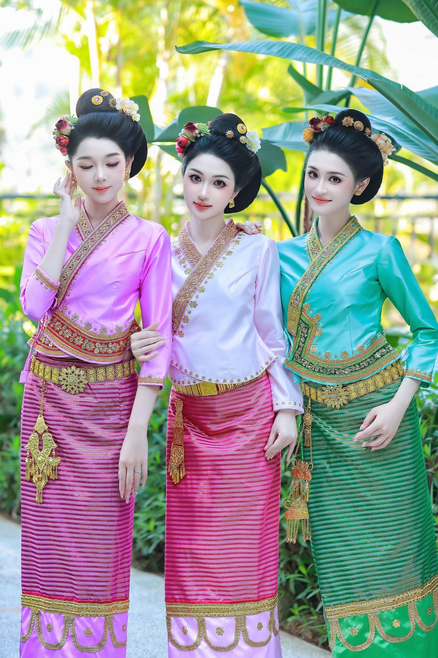 傣族姑娘泼水节“战服”。