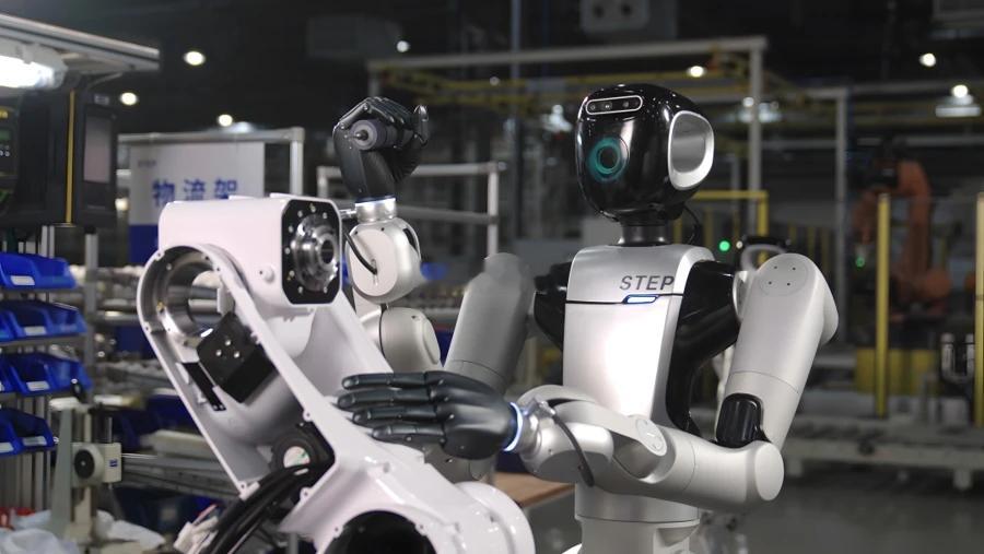 【新时达，在工业人形机器人领域再获突破】去年，海尔集团战略入股，让新时达接入了国