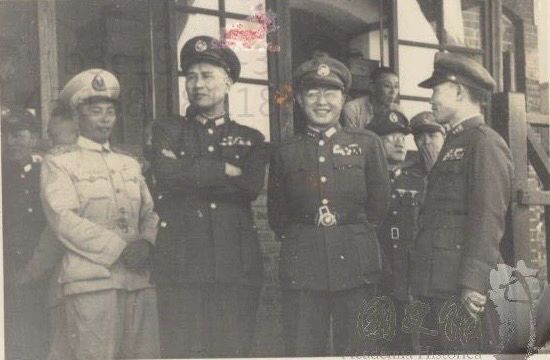 1946年7月2日，何应钦赴美任职前留影